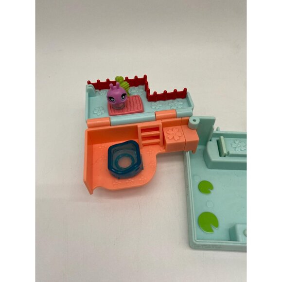 2007 Hasbro Littlest Pet Shop Teeniest Tiniest Japanese Garden Playset - Picture 2 of 8